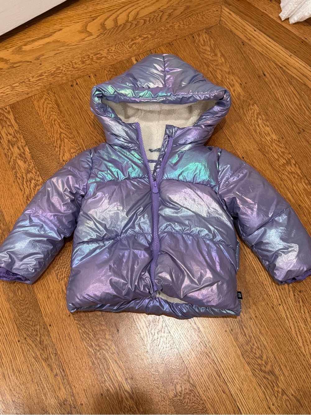 GAP kids Iridescent Purple Puffer Jacket Sherpa inside Sz 2T boys girls